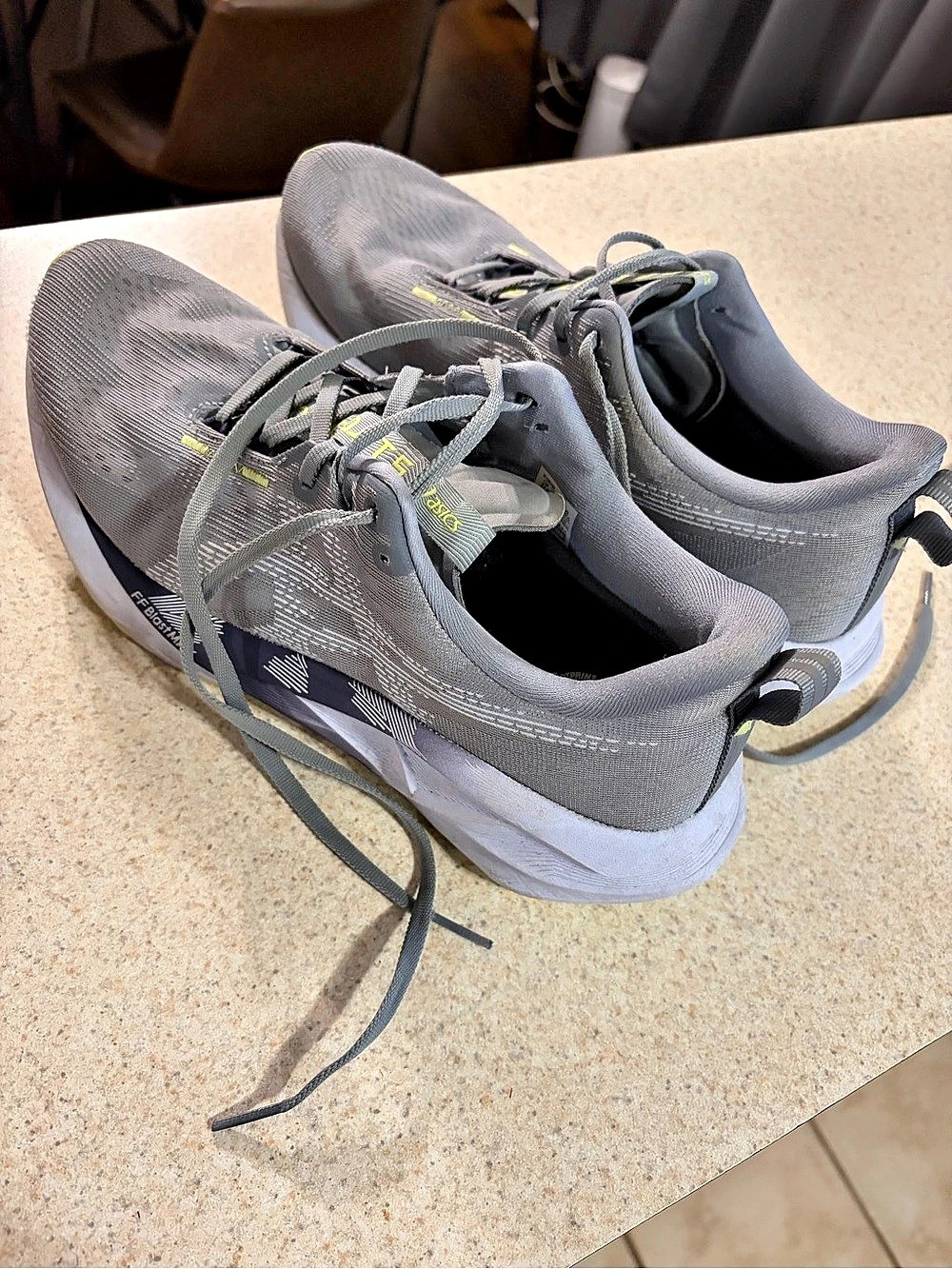 ASICS Novablast 5 - Picture 3 of 5